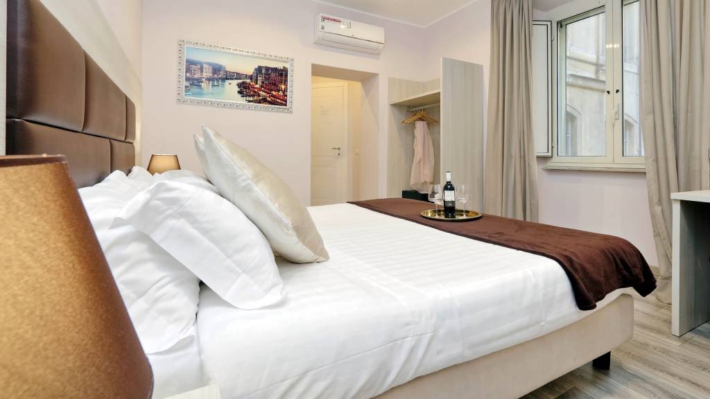Gastehaus-Roma-Suite-Monti-Rom-Zimmer-Superior-112