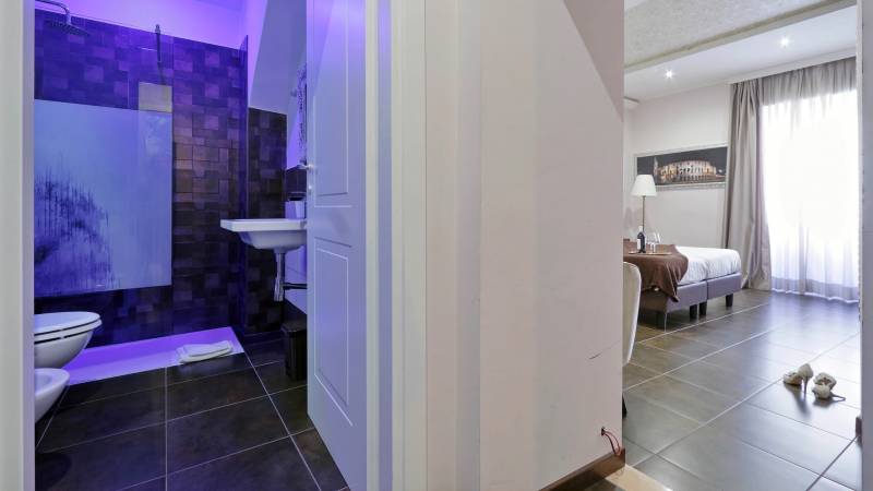 Guest-house-Roma-Suite-Monti-Rome-King-Room-081